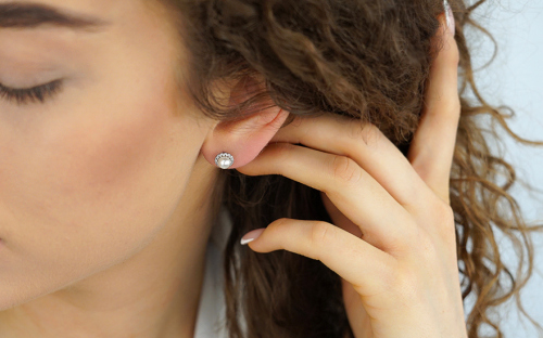 Boucles d'oreilles en or pour femme avec perle Loreen 5 mm - IZ5218A - sur le modèle
