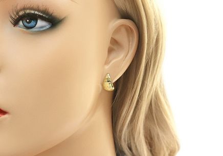 Boucles d'oreilles en or avec gravure